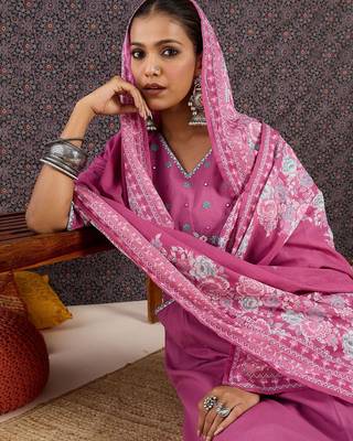 Women Floral Embroidered Regular Thread Work Pure Cotton Kurta with Trousers & With Dupatta 5