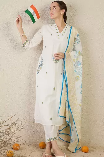 Women Floral Embroidered Regular Thread Work Pure Cotton Kurta with Trousers & With Dupatta