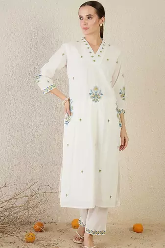 Women Floral Embroidered Regular Thread Work Pure Cotton Kurta with Trousers & With Dupatta