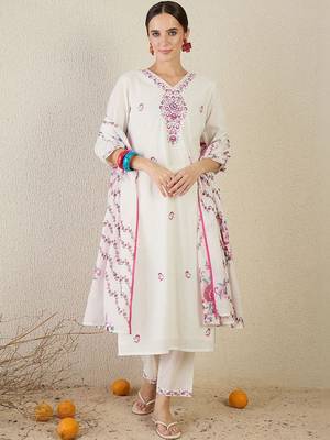 Women Floral Embroidered Regular Thread Work Pure Cotton Kurta with Trousers & With Dupatta 5