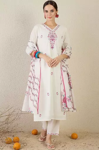 Women Floral Embroidered Regular Thread Work Pure Cotton Kurta with Trousers & With Dupatta