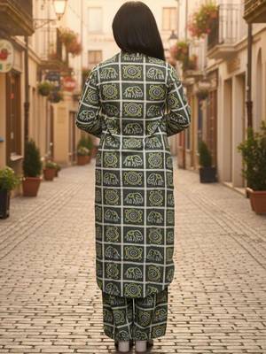 Women Bandhani Printed Regular Pure Cotton Kurta with Trousers 3