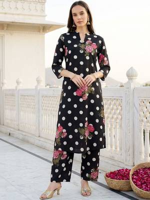Women Floral Printed Regular Pure Cotton Kurta with Trousers 5