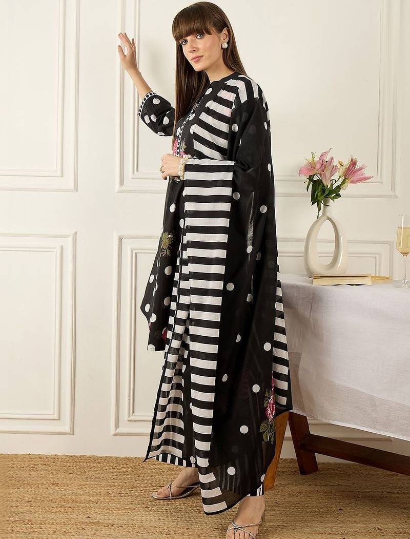 Women Floral Printed Regular Pure Cotton Kurta with Trousers & With Dupatta