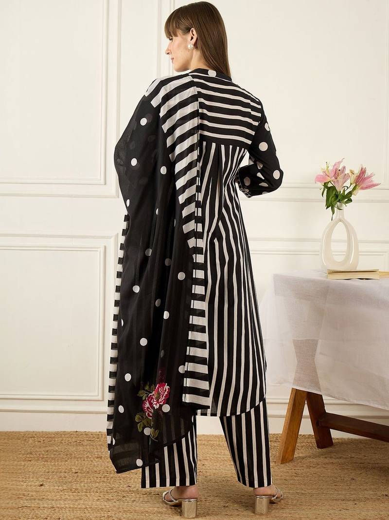 Women Floral Printed Regular Pure Cotton Kurta with Trousers & With Dupatta