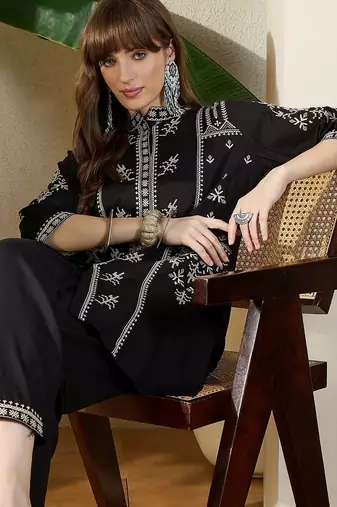 Women Ethnic Motifs Embroidered Regular Thread Work Kurta with Trousers
