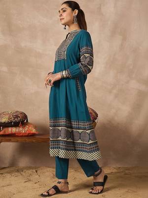 Women Printed Regular Mirror Work Pure Cotton Kurta with Trousers 3