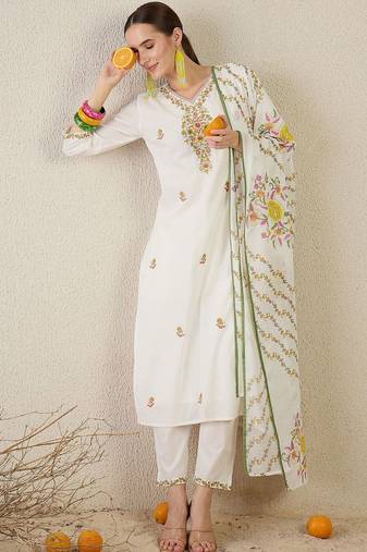 Women Floral Embroidered Regular Thread Work Pure Cotton Kurta with Trousers & With Dupatta