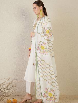 Women Floral Embroidered Regular Thread Work Pure Cotton Kurta with Trousers & With Dupatta 3