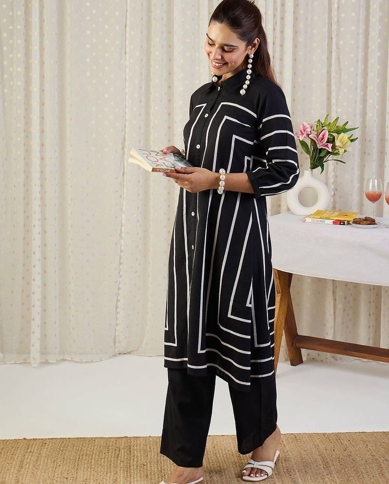Women Printed Regular Kurta with Palazzos