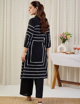 Women Printed Regular Kurta with Palazzos 5