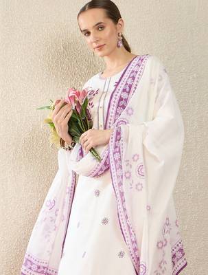 Women Floral Embroidered Regular Thread Work Pure Cotton Kurta with Trousers & With Dupatta 4