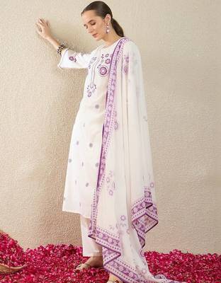 Women Floral Embroidered Regular Thread Work Pure Cotton Kurta with Trousers & With Dupatta 6