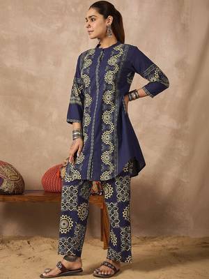Women Printed Regular Sequinned Pure Cotton Kurta with Palazzos 6