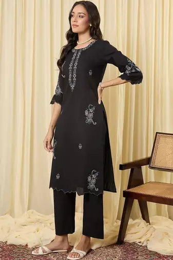 Women Ethnic Motifs Embroidered Regular Thread Work Pure Cotton Kurta with Trousers