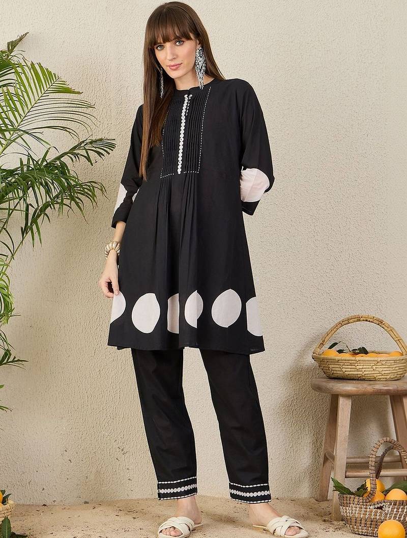 Women Printed Regular Beads and Stones Pure Cotton Kurta with Trousers