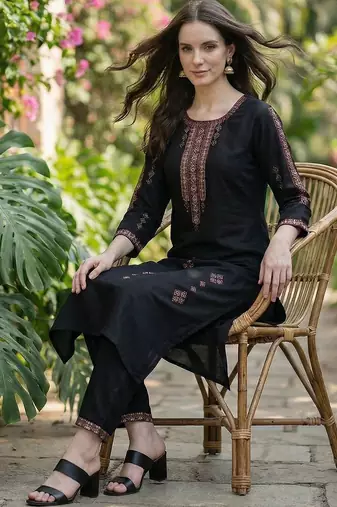 Women Ethnic Motifs Embroidered Regular Thread Work Kurta with Trousers