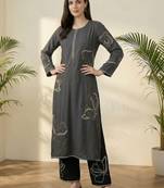 Women Floral Embroidered Regular Thread Work Kurta with Palazzos