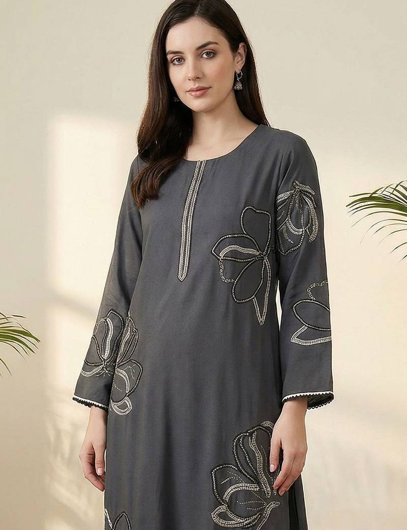 Women Floral Embroidered Regular Thread Work Kurta with Palazzos