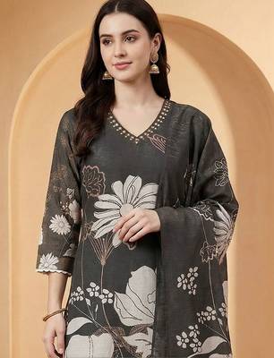 Women Floral Printed Regular Thread Work Kurta with Trousers & With Dupatta 1
