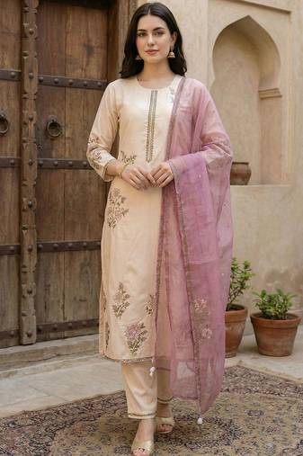 Women Floral Embroidered Regular Thread Work Kurta with Trousers & With Dupatta