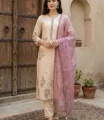 Women Floral Embroidered Regular Thread Work Kurta with Trousers & With Dupatta