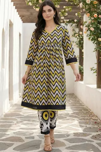 Women Printed Empire Pure Cotton Kurta with Trousers