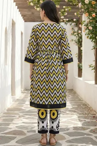 Women Printed Empire Pure Cotton Kurta with Trousers