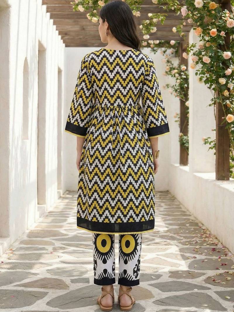 Women Printed Empire Pure Cotton Kurta with Trousers