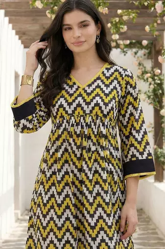 Women Printed Empire Pure Cotton Kurta with Trousers