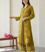 Women Floral Printed Regular Kurta with Palazzos