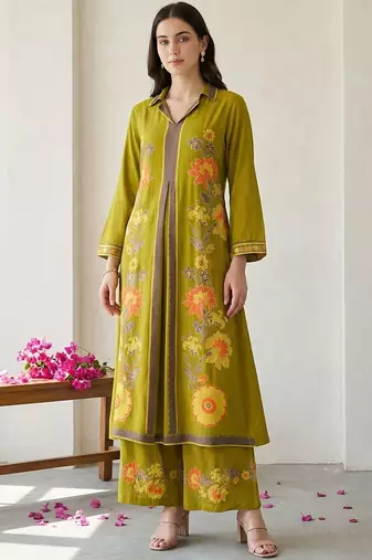 Women Floral Printed Regular Kurta with Palazzos
