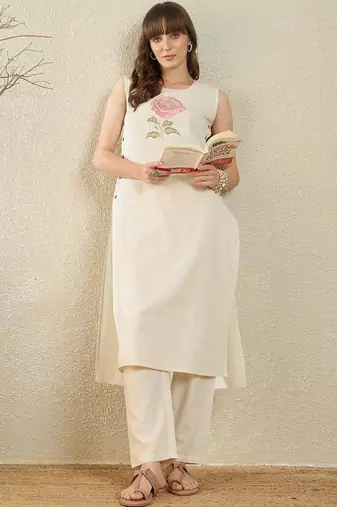 Women Floral Embroidered Regular Thread Work Kurta with Trousers