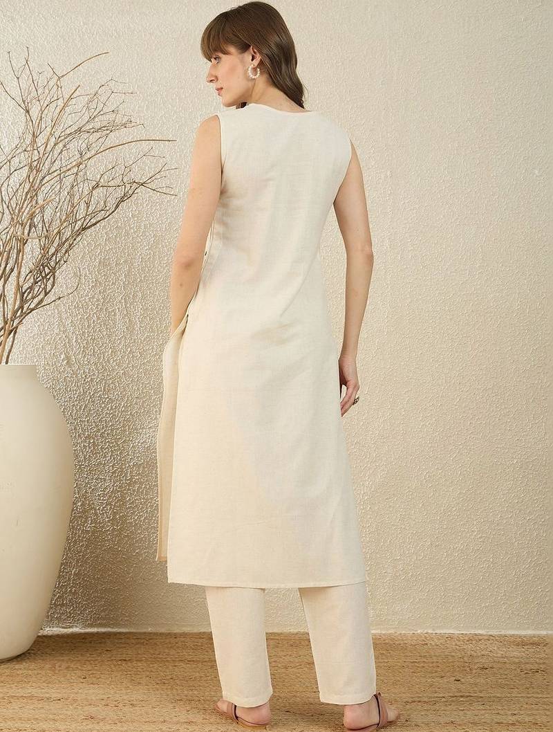 Women Floral Embroidered Regular Thread Work Kurta with Trousers