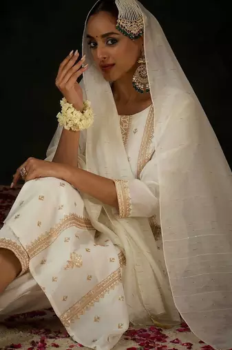 Women Ethnic Motifs Embroidered Regular Thread Work Kurta with Trousers & With Dupatta