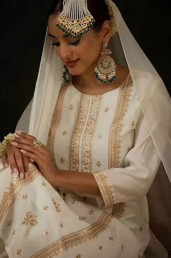Women Ethnic Motifs Embroidered Regular Thread Work Kurta with Trousers & With Dupatta