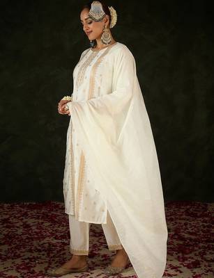 Women Ethnic Motifs Embroidered Regular Thread Work Kurta with Trousers & With Dupatta 5