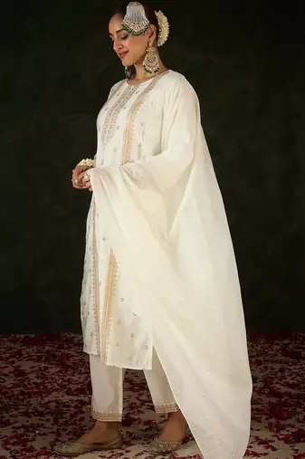 Women Ethnic Motifs Embroidered Regular Thread Work Kurta with Trousers & With Dupatta