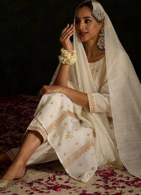 Women Ethnic Motifs Embroidered Regular Thread Work Kurta with Trousers & With Dupatta 6