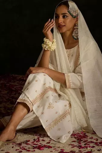 Women Ethnic Motifs Embroidered Regular Thread Work Kurta with Trousers & With Dupatta