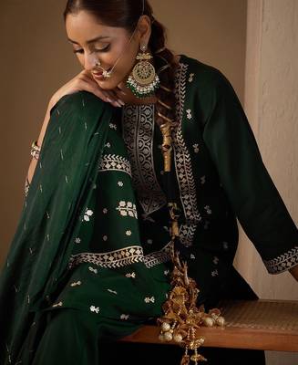 Women Ethnic Motifs Embroidered Regular Thread Work Kurta with Trousers & With Dupatta 3