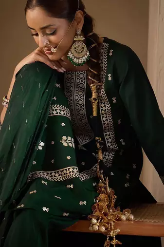 Women Ethnic Motifs Embroidered Regular Thread Work Kurta with Trousers & With Dupatta