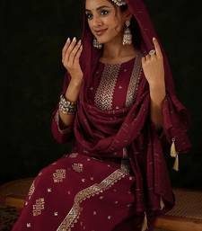 Women Ethnic Motifs Printed Regular Kurta with Trousers & With Dupatta