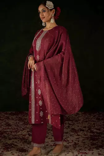 Women Ethnic Motifs Printed Regular Kurta with Trousers & With Dupatta