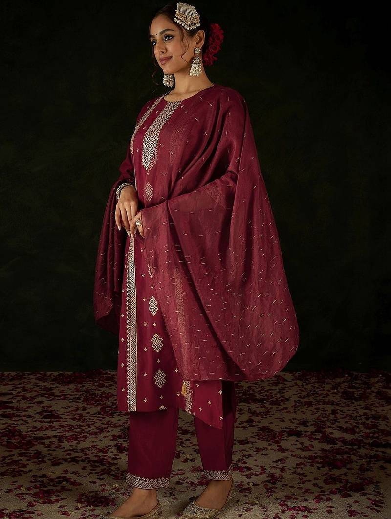 Women Ethnic Motifs Printed Regular Kurta with Trousers & With Dupatta