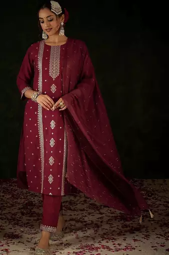 Women Ethnic Motifs Printed Regular Kurta with Trousers & With Dupatta