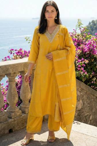 Women Ethnic Motifs Embroidered Regular Thread Work Kurta with Trousers & With Dupatta
