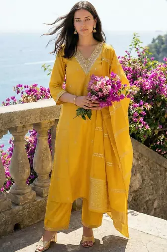 Women Ethnic Motifs Embroidered Regular Thread Work Kurta with Trousers & With Dupatta