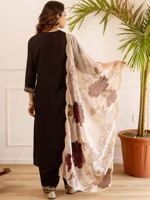 Women Ethnic Motifs Embroidered Regular Thread Work Kurta with Trousers & With Dupatta 5