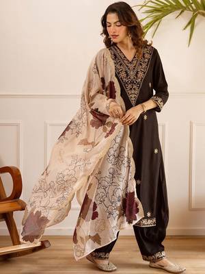 Women Ethnic Motifs Embroidered Regular Thread Work Kurta with Trousers & With Dupatta 6